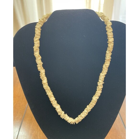 Lot 2 Puka Shell Necklaces 16" Surfer Hawaiian Chunky Boho Natural Shells VTG - Picture 2 of 14